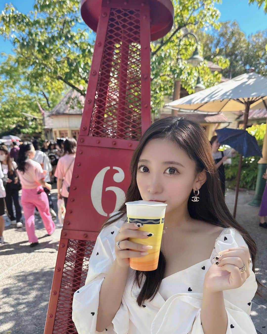 高木美穂のインスタグラム：「ディズニービールが最高すぎた〜！🍺✨ ° 2杯も飲んじゃったよ😆🔥 ° #ディズニー #ディズニーランド #ディズニービール #ビール #ディズニー写真部 #ハロウィン #ハロウィンディズニー #ディズニーハロウィン #dハロ」