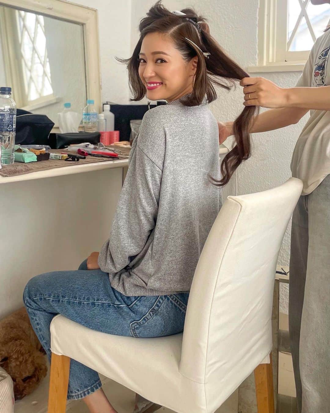 のインスタグラム：「最近は大事な撮影が立て続けにあり😌❤️‍🔥 大好きなチームで久々にウィッグを付けたりしながら撮影した日も😉 またご報告します✨」