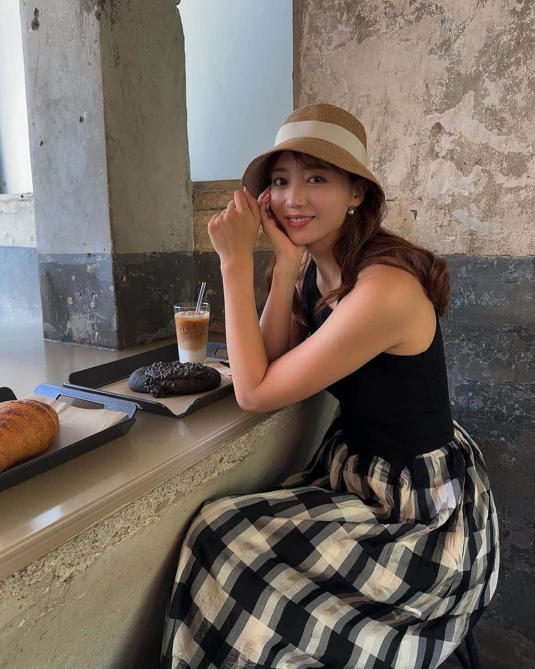 唯可（yuika）のインスタグラム：「何を隠そう、私はとてつもなく コーヒー好きなのですが  コーヒー好きの方にはたまらない アジア最大のスペシャルティコーヒーのイベント「SCAJ2023」が9/27~30 東京ビックサイトで 開催されるんだって🥹♡  私も会場に行くんだけど 今から楽しみで仕方ありません🥹☕️♡ 今年は一般向けの展示もあるみたいだよ🫶  詳細は @scajconference をフォローして チェックしてみてんっ☕️🤎  ワンピース　@multiply___official   #PR#SCAJ#コーヒー #coffee #加琲 #カフェ #cafe#ビックサイト#バリスタ #barista#コーヒー豆 # コーヒー好き#高身長コーデ#カフェ#カフェ巡り#コーディネート#ワンピース#pr」