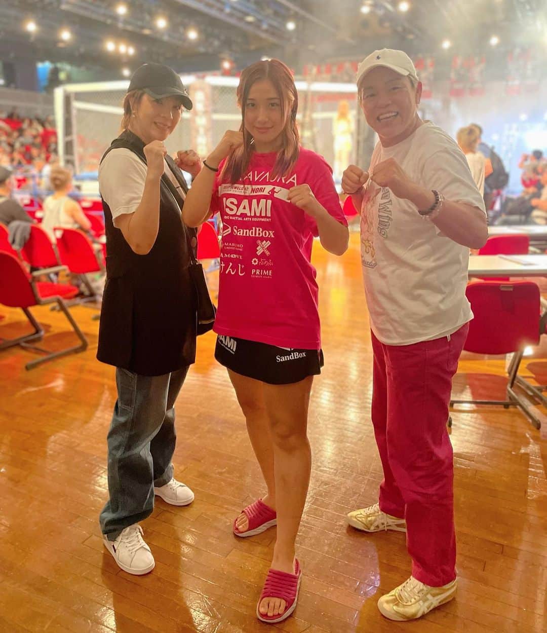 井上貴子のインスタグラム：「9月10日 DEEP JEWELSの試合を観戦  LLPW-Xに電撃入団したNØRIの応援に！  隣で観ていた神取社長は NØRIの試合がはじまると 急に大きな声でセコンドのような指示 しかも的確！！  そして指示が聞こえたらしく その通りに動くNØRI  見事に勝利！！  さぁ どんなプロレスラーになってくれるのか  大切に厳しく育てて行こうとおもいます  Happyで^ ^  プロフィール画面に記載のURLより 通販サイト「神取屋」に飛べます^ ^  #井上貴子  #LLPWX #大谷くんがんばれ #女子プロレス #デビュー35周年 #貴子ちゃんちゅーぶ #神取忍 #NØRI #haoming #https://www.youtube.com/c/takacoinoue  #cacatocacat #LLPWX通販サイト神取屋 #感謝」