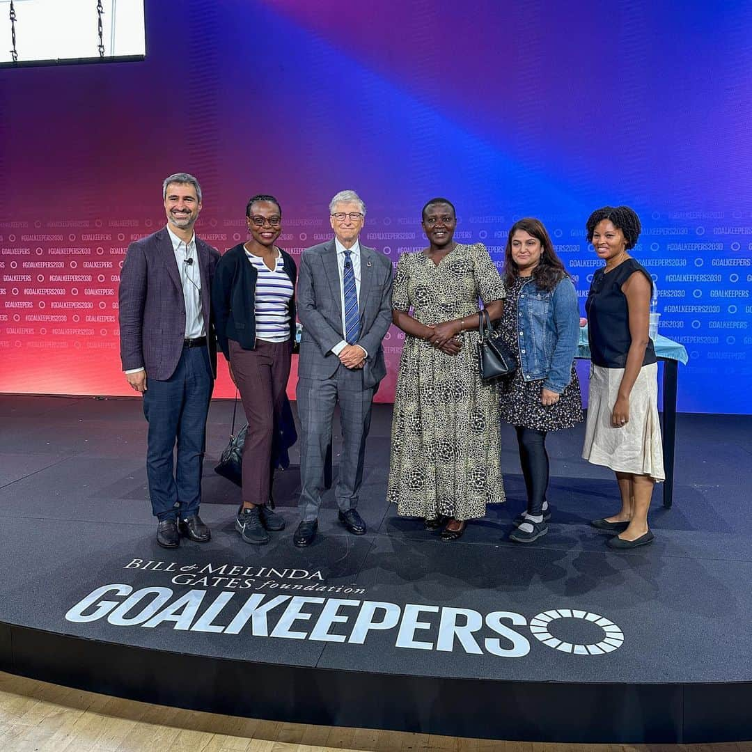 ビル・ゲイツのインスタグラム：「Thank you to all the remarkable individuals and global leaders who joined us at the @GatesFoundation #Goalkeepers2030 event today. Urgent action is needed to achieve a more equitable and safe future for all by 2030—but today left me more inspired than ever that it can be done.」