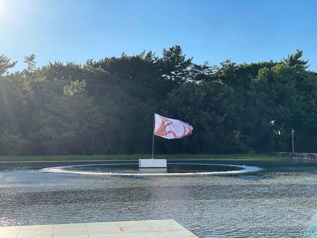 甲斐みのりのインスタグラム：「・ 光がまぶしくて美しかった。 豊田市美術館。」