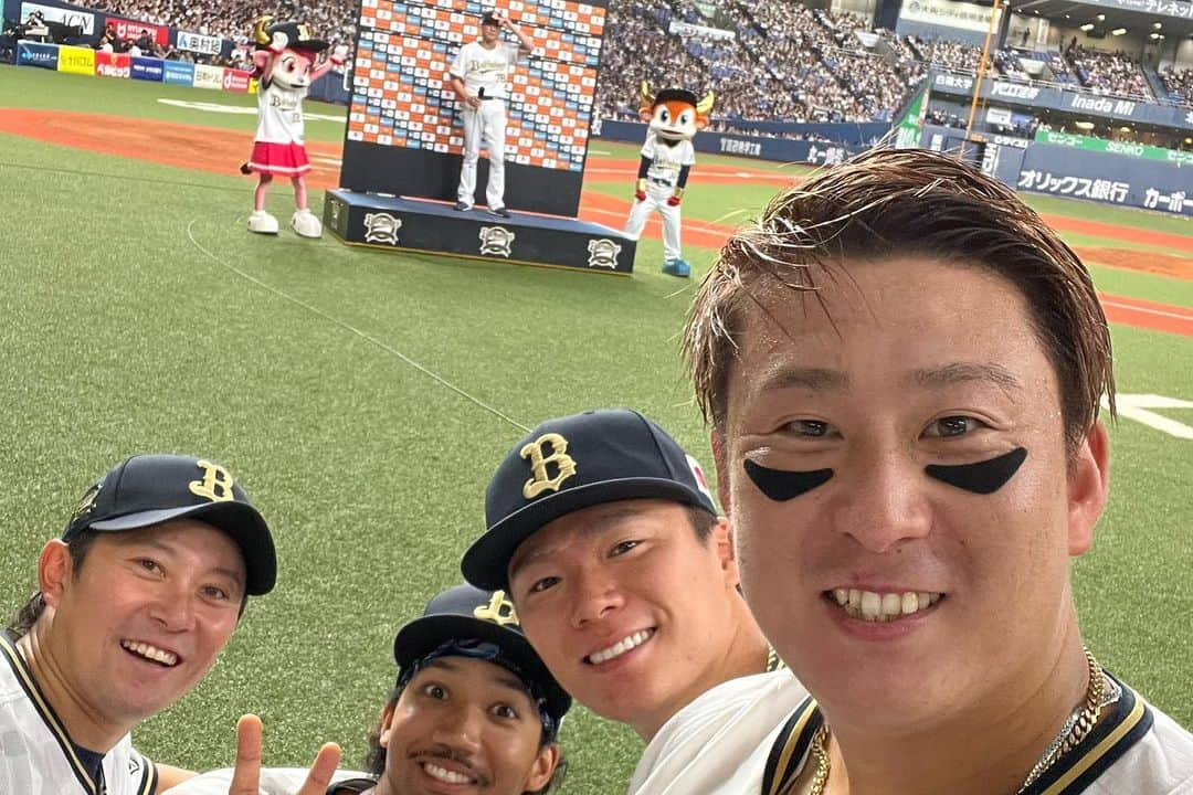 杉本裕太郎さんのインスタグラム写真 - (杉本裕太郎Instagram)「3連覇⚾️  昨日応援ヤバかったです📣📣📣 前日お立ち台で、明日決めますって言ってしまったので無事決めれてよかったです🤣 残り試合も頑張ります！ 何卒よろしくお願いします😆 #優勝 #初胴上げ #みんな好き」9月21日 13時09分 - 99tarosu345