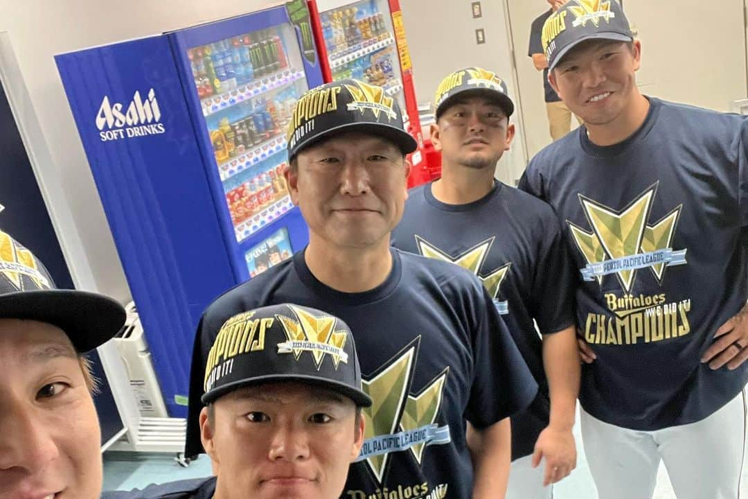 杉本裕太郎さんのインスタグラム写真 - (杉本裕太郎Instagram)「3連覇⚾️  昨日応援ヤバかったです📣📣📣 前日お立ち台で、明日決めますって言ってしまったので無事決めれてよかったです🤣 残り試合も頑張ります！ 何卒よろしくお願いします😆 #優勝 #初胴上げ #みんな好き」9月21日 13時09分 - 99tarosu345