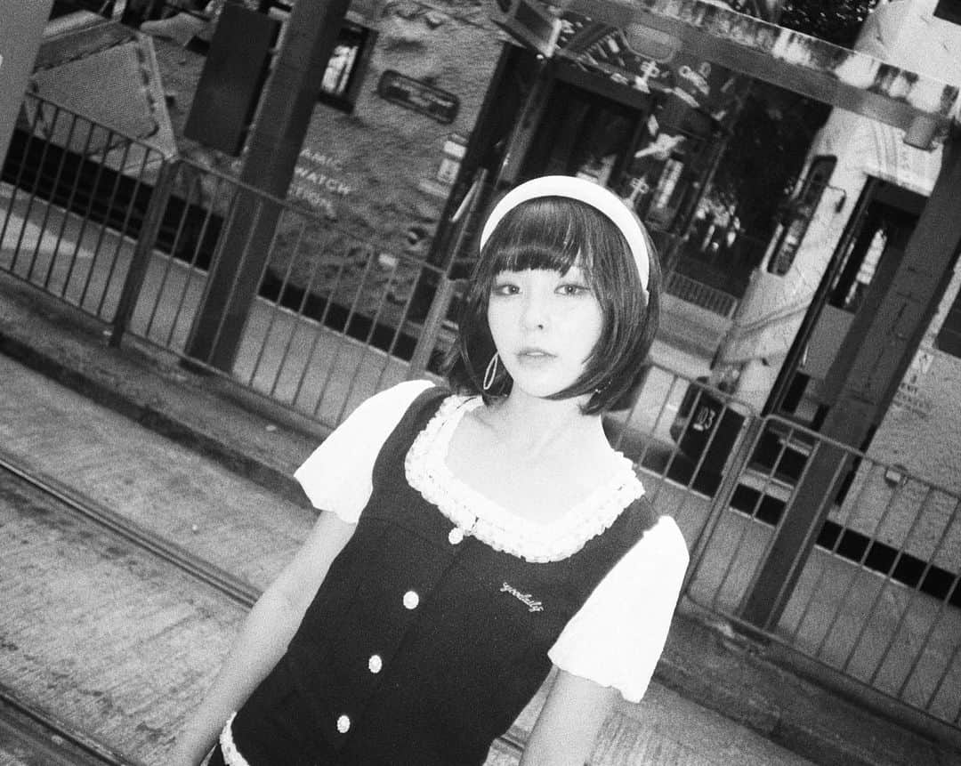 エルキーのインスタグラム：「Some #throwbacks 🎞️」