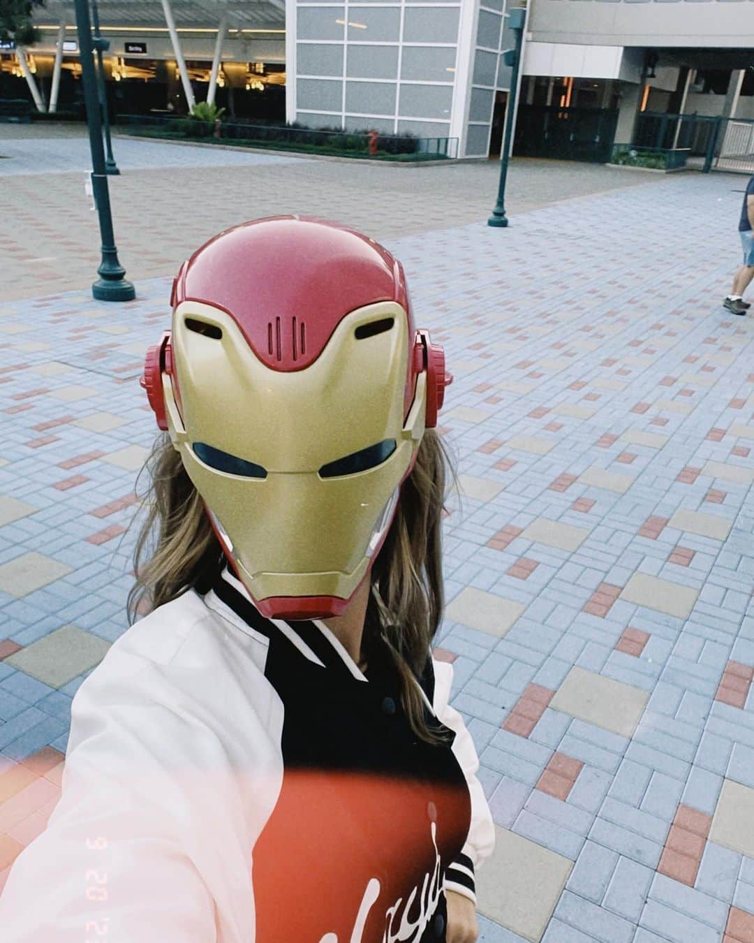 レイン・マッケンジーさんのインスタグラム写真 - (レイン・マッケンジーInstagram)「y’all fw the Iron Man helmet?!」9月21日 13時33分 - makenzie_raine