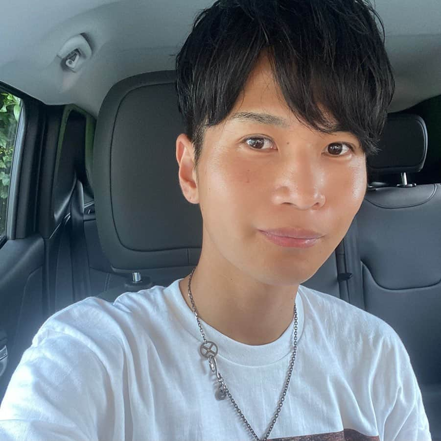 山田弥希寿さんのインスタグラム写真 - (山田弥希寿Instagram)「今日はEXILE TAKAHIROさんのライブへ行ってきます！ TAKAHIROさんがEXILEに加入した武道館でのソロライブ。 TAKAHIROさんを尊敬している私としては絶対に行かなくてはならないライブ！（というより絶対に行きたい） 尊敬する気持ちは2006年から17年ずっと変わりません。  #EXILE #TAKAHIRO さん #EXILETAKAHIRO さん #EXPLORE #日本武道館」9月21日 13時49分 - mikitoshi_617