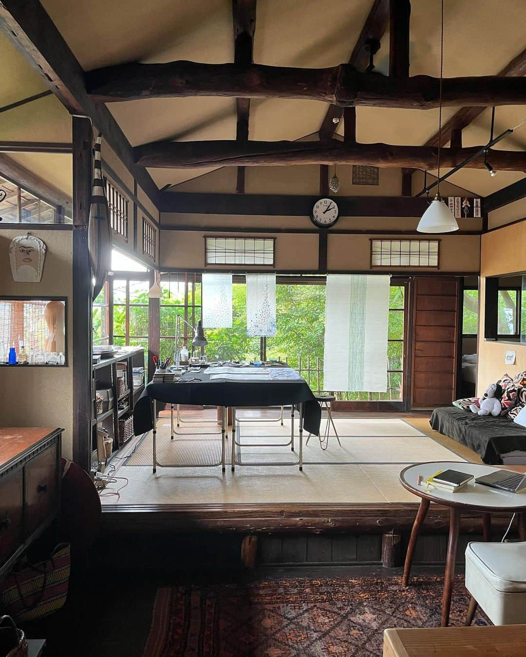 下條ユリさんのインスタグラム写真 - (下條ユリInstagram)「お山のアトリエ Among various crazy adventures that surprised people around me in my life, creating this mountain cottage in Kyoto “to come back” was the best decision I have made in every aspect.  Thank you, Thank you.  わたしは今まで周りを驚かすような冒険を散々してきたけど、京都のお山にこの「実家」をつくったことは最も正しい冒険だったと思っています。あらゆる面で。 ありがとうありがとう。  #下條庵　#ShimojoAn」9月21日 14時12分 - yurishimojo