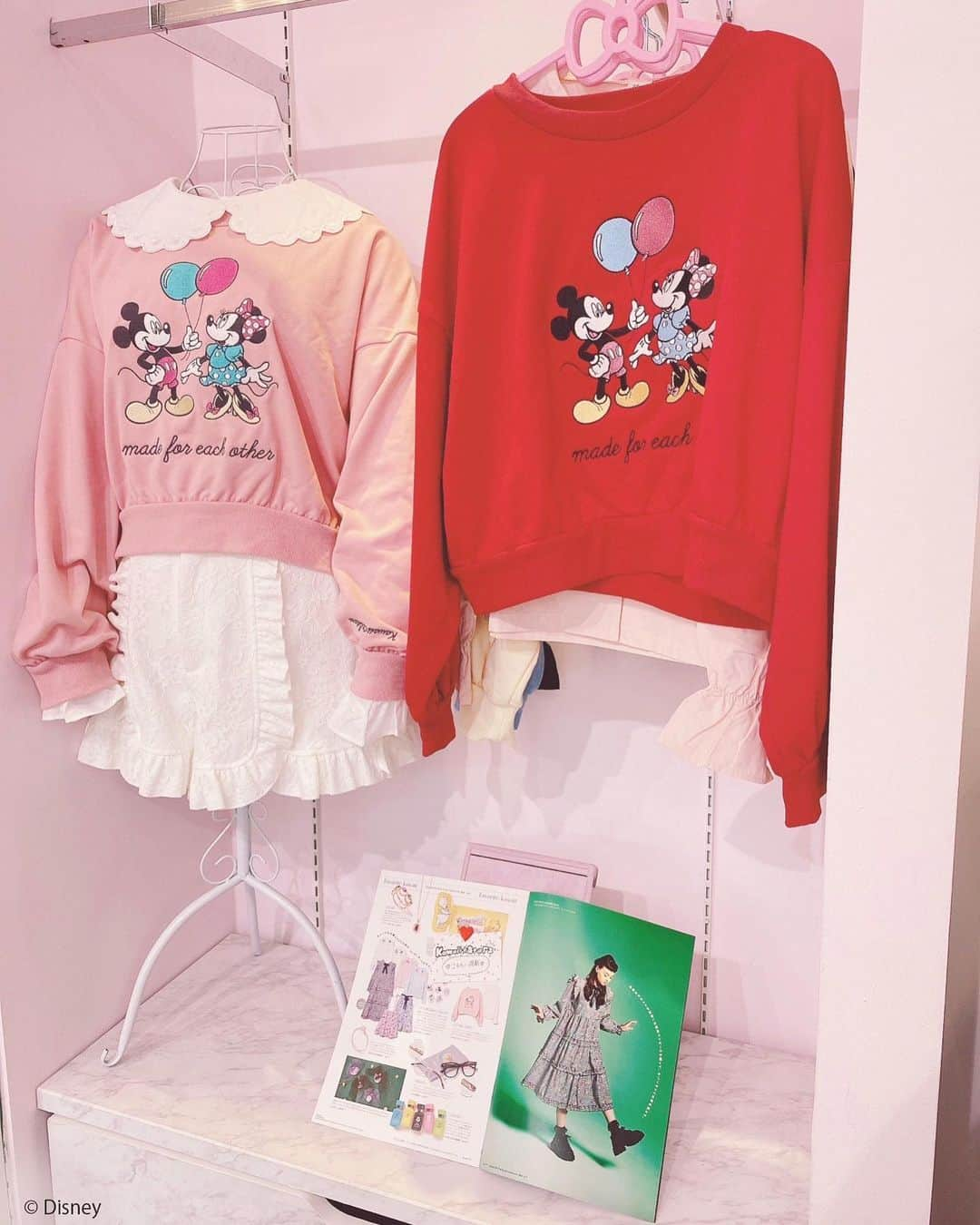 伊藤芽衣さんのインスタグラム写真 - (伊藤芽衣Instagram)「Kawaii☆Stars ♡Disney Collection♡ ⁡ 店頭ディスプレイもかわいい♡ 是非原宿店に見にきてくださいね♡ ⁡ 遠方の方は 下記通販サイトを チェックしてください♡ https://www.laforetharajuku.com/ ⁡ #カワスタ　#ラフォーレ原宿 #disney #ミッキーマウス #ミニーマウス」9月21日 14時38分 - itoumei