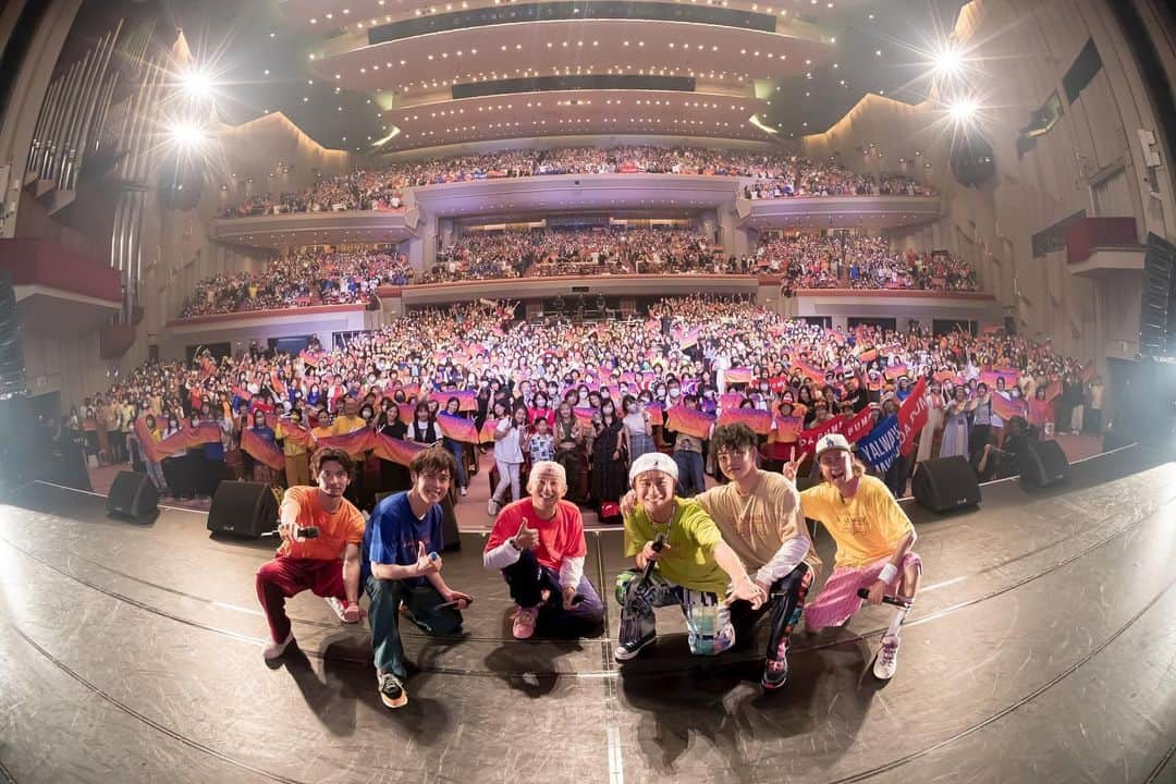 YORIのインスタグラム：「2013.09.20 「LIVE DA PUMP 2023  DAMAGICHOUR」 @NHKホール  ご来場、ご視聴、ありがとうございました！  皆さんの笑顔をたくさん見る事ができた素敵な時間になりました。 改めて感謝の1日だったなーと実感してます。ありがとうございました！  残りの公演も楽しんで行きましょう。  #dapump #damagichour」