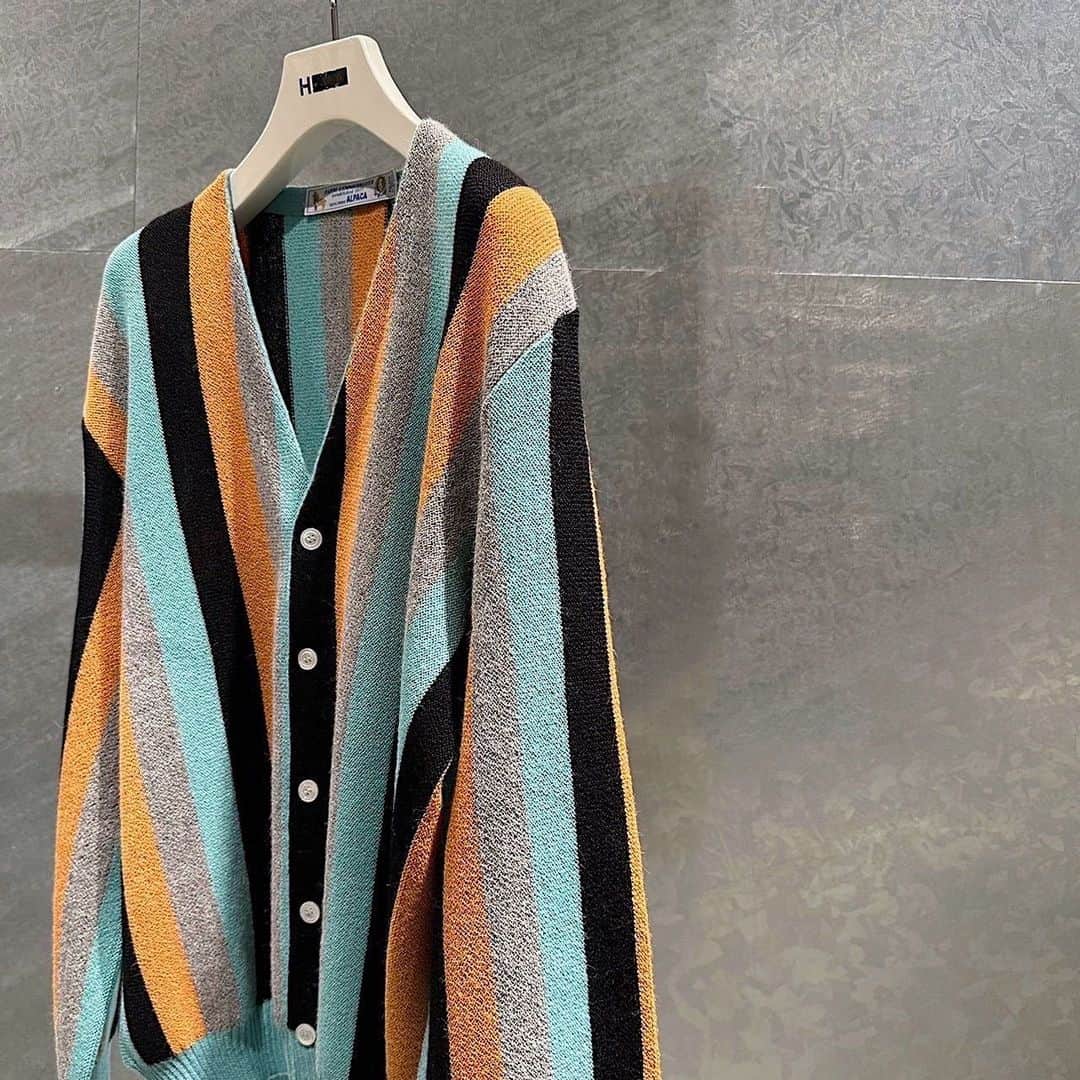 のインスタグラム：「＜LEMMERMAYER＞ 4 COLORS CARDIGAN ¥110,000 19 COLORS CARDIGAN ¥147,400  #lemmermayer  #H_beautyandyouth #エイチビューティアンドユース @h_beautyandyouth  #BEAUTYANDYOUTH #ビューティアンドユース #Unitedarrows #ユナイテッドアローズ」