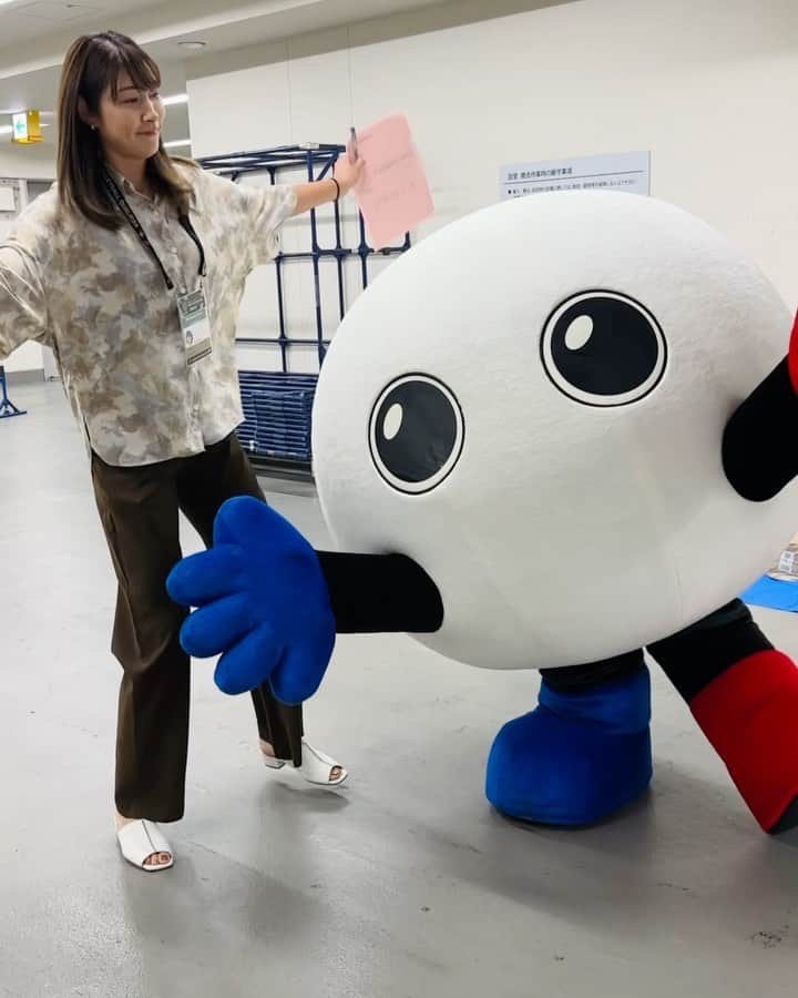 のインスタグラム：「・ タイミング良くバボちゃんに遭遇できた日🫶 ネイル見せるの忘れてたー😫😫😫 ・ #バボちゃんダンス」