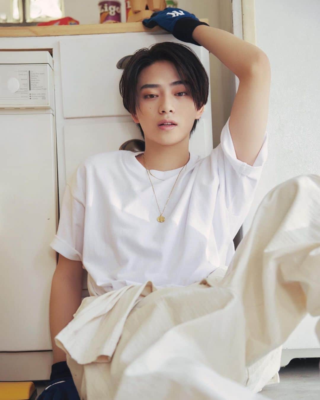 岩瀬洋志のインスタグラム：「ViVi  @vivi_mag_official  9月 21日 発売  是非😎  #vivi」