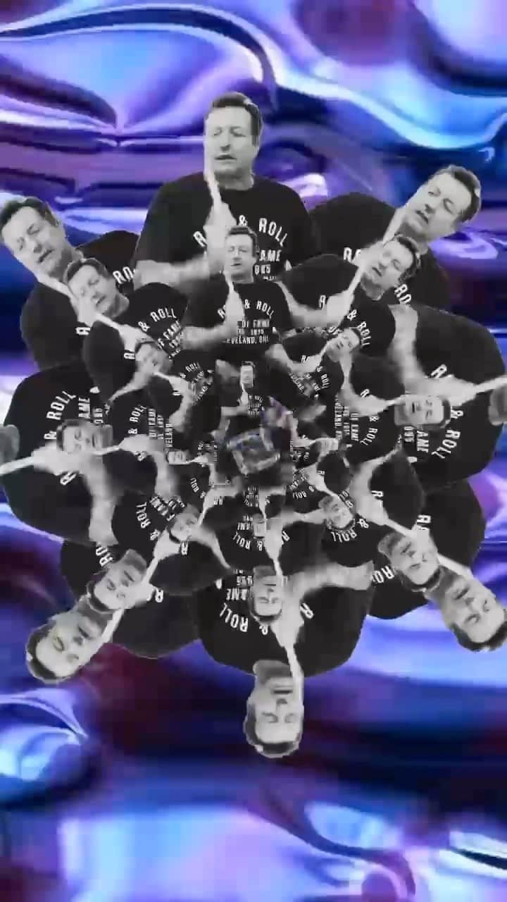 トレ・クールのインスタグラム：「It’s a kaleidocool. Welcome to paradise n stuff」