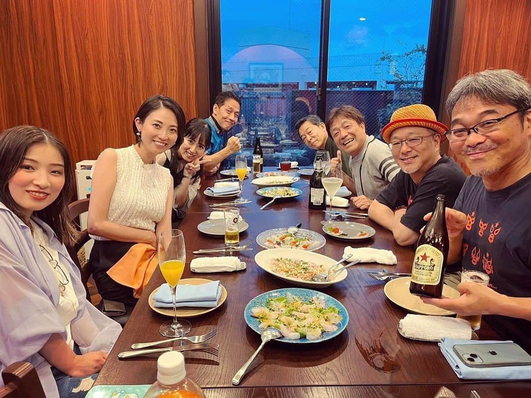 福田ゆみさんのインスタグラム写真 - (福田ゆみInstagram)「更地にイモ欽 反省会と言う名の食事会✨楽しかったなー🎵 舞台が終わって、改まって集まれるってなかなかないので、それも嬉しい✨ 久しぶりのイモ欽トリオ先輩。  会員制のイタリンで美味しいお食事とお酒✨ カルパッチョと松茸のパスタも美味でした。 幸せ😋  #更地にイモ欽  #イモ欽トリオ #反省会 #食事会 #福田ユミ」9月21日 15時48分 - yumifukuda0511