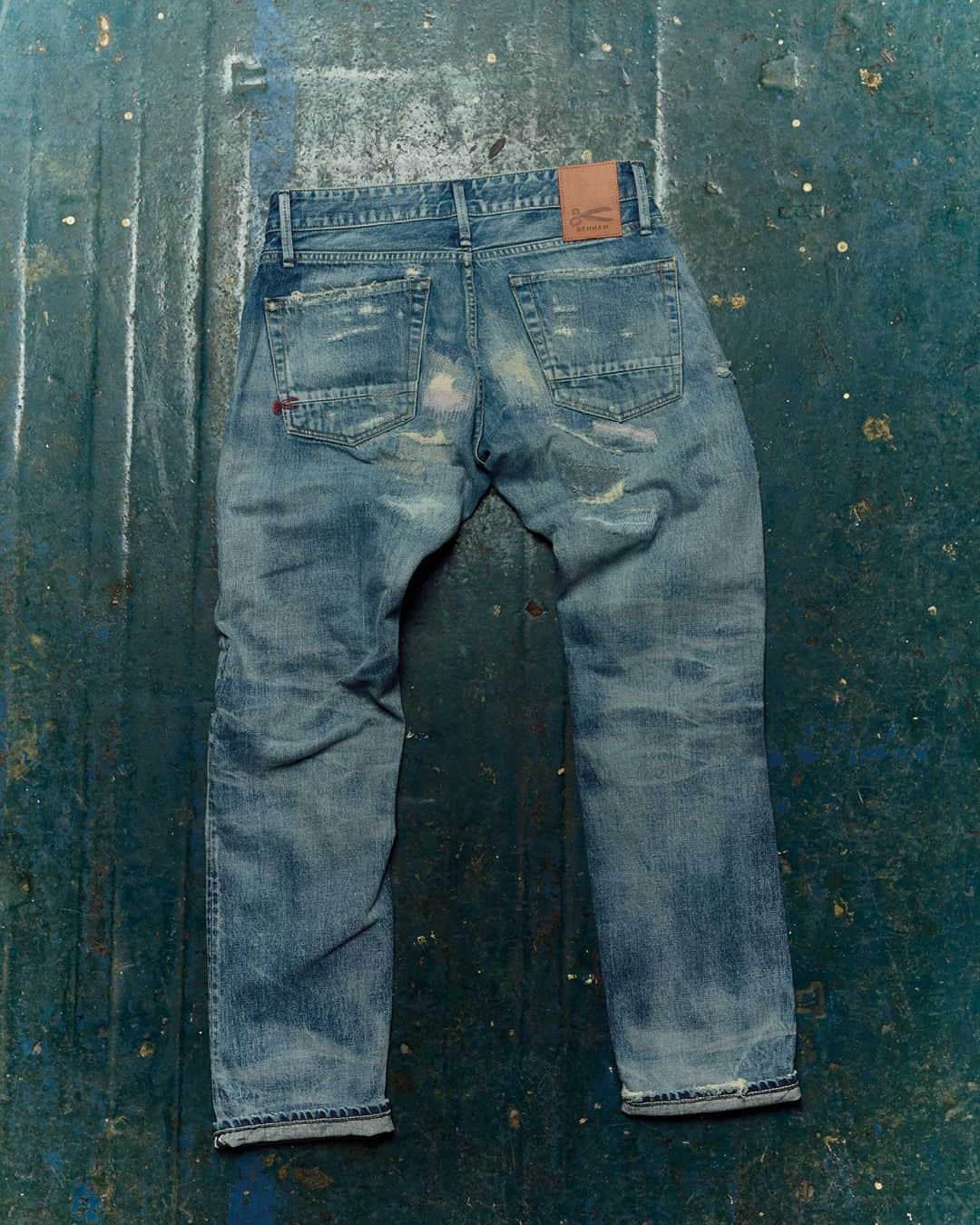 デンハムさんのインスタグラム写真 - (デンハムInstagram)「Excited to share these limited-edition Japanese artisan jeans to celebrate our 15 years of DENHAM. A remake of a beautiful worn-in pair I found in Japan. 80 pairs available worldwide.⁠  #DENHAM15thAnniversary」9月21日 16時01分 - denhamthejeanmaker