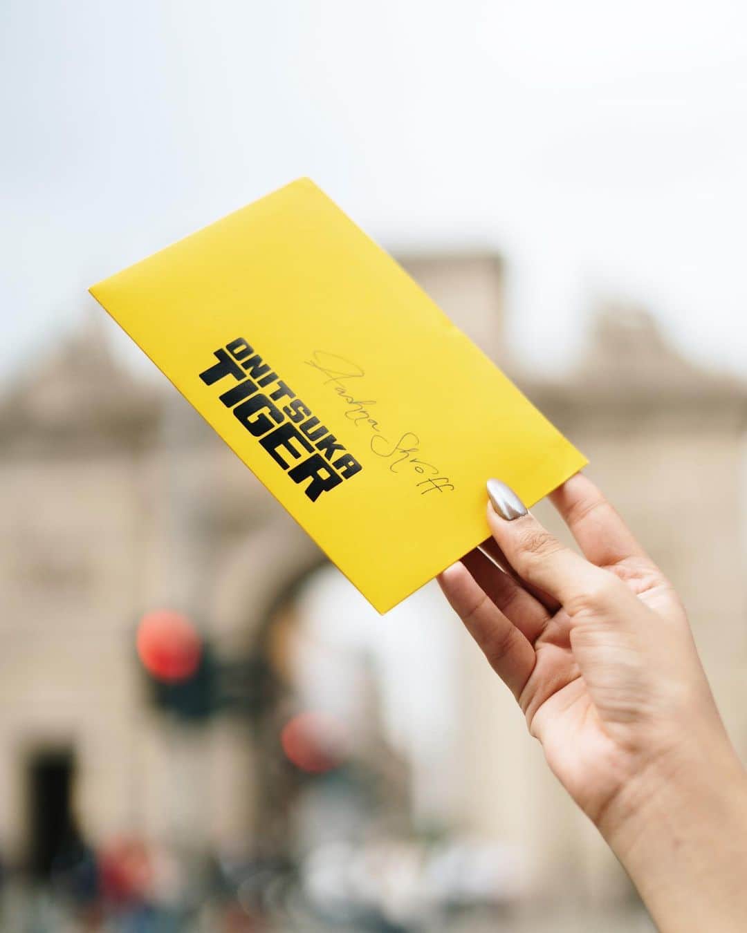 Aashna Shroffさんのインスタグラム写真 - (Aashna ShroffInstagram)「Ciao Milano! 🇮🇹 Kickstarting Milan Fashion Week with @onitsukatigerindia @onitsukatigerofficial for their SS24 show!⚡️  #OnitsukaTiger #OnitsukaTigerIndia #ad #MFW #SS24」9月21日 16時30分 - aashnashroff