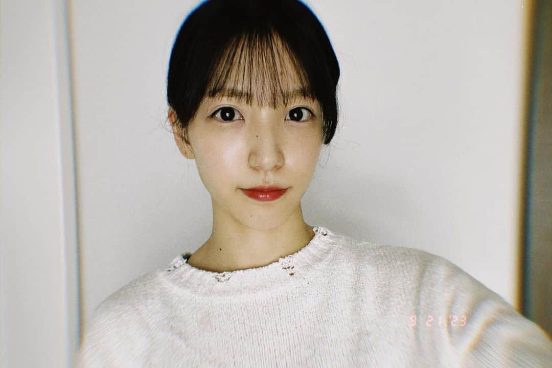のインスタグラム：「📷💛  久しぶりのフィルムカメラ☺️  #フィルムカメラ #フィルム #白 #カメラ #akb48」
