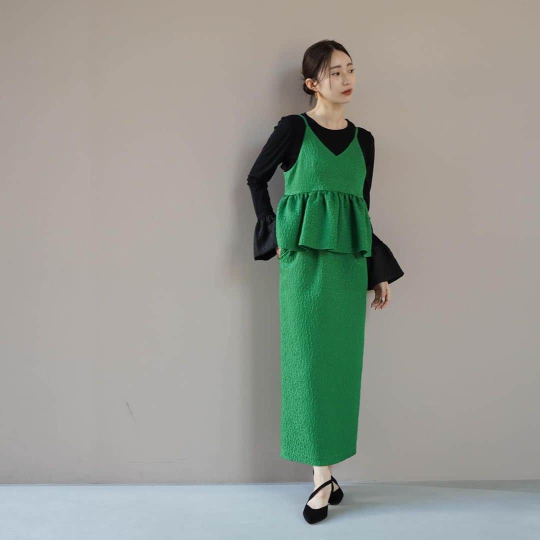 kaene －カエン－さんのインスタグラム写真 - (kaene －カエン－Instagram)「- new -  🏷️Jacquard cami sole dress / ジャガードキャミソールドレス_No.100888 ▪︎color : green / black ▪︎size : 34 / 36 / 38 ▪︎model : 160cm(size34)  🏷️ Lamelot mellow tulle innerwear / ラメロットメロウチュールインナー_No.010486 ▪︎color : greige / black ▪︎size : FREE  🏷️Bell-sleeved blouse / ベルスリーブブラウス_No.010485 ▪︎color : off white / black ▪︎size : FREE  coordinate＿＿＿＿＿＿＿＿＿＿＿＿＿＿＿＿＿＿＿  ・・BLACK・・ 🏷️Round pearl ear cuff / ラウンドパールイヤーカフ_No.031786 ▪︎color : gold ▪︎size : FREE  🏷️ pointed flat pumps /  No.050015 ▪︎color : silver / dark gray ▪︎size : 35 / 36 / 37 / 38 / 39  ・・GREEN・・ 🏷️ Clap round earrings / クラップラウンドイヤーカフ_No.031792 ▪︎color : gold ▪︎size : FREE  🏷️Asymmetrical strap pumps /  アシメストラップパンプス_No.050018 ▪︎color : pink / black ▪︎size : 35 / 36 / 37 / 38 / 39  #kaene #occasiondress  #ゲストドレス  #結婚式コーデ  #結婚式お呼ばれ」9月21日 16時41分 - kaene_official