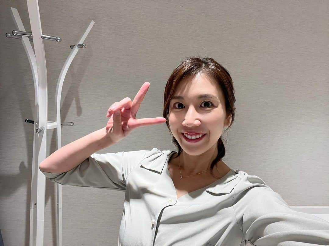 石川奈津紀さんのインスタグラム写真 - (石川奈津紀Instagram)「【モープラ&つながるNews】 今朝はモープラでした！ 衣装だと、自分では選ばない色やデザインを着られるから好き💚 ミント色の @tocco_closet のトップスでした！ ハートカットの襟ぐり、鎖骨キレイに見えてよき。  モープラ後は #ジモト応援つながるNews  台東エリアと板橋エリアの収録へ！ 実は番組が今月で終わってしまうのです🥲 ラストも全力でいきますよ〜🔥 * #日経モーニングプラスft  #日経モープラft  #アナウンサー衣装」9月21日 16時41分 - natsukiishikawa1011