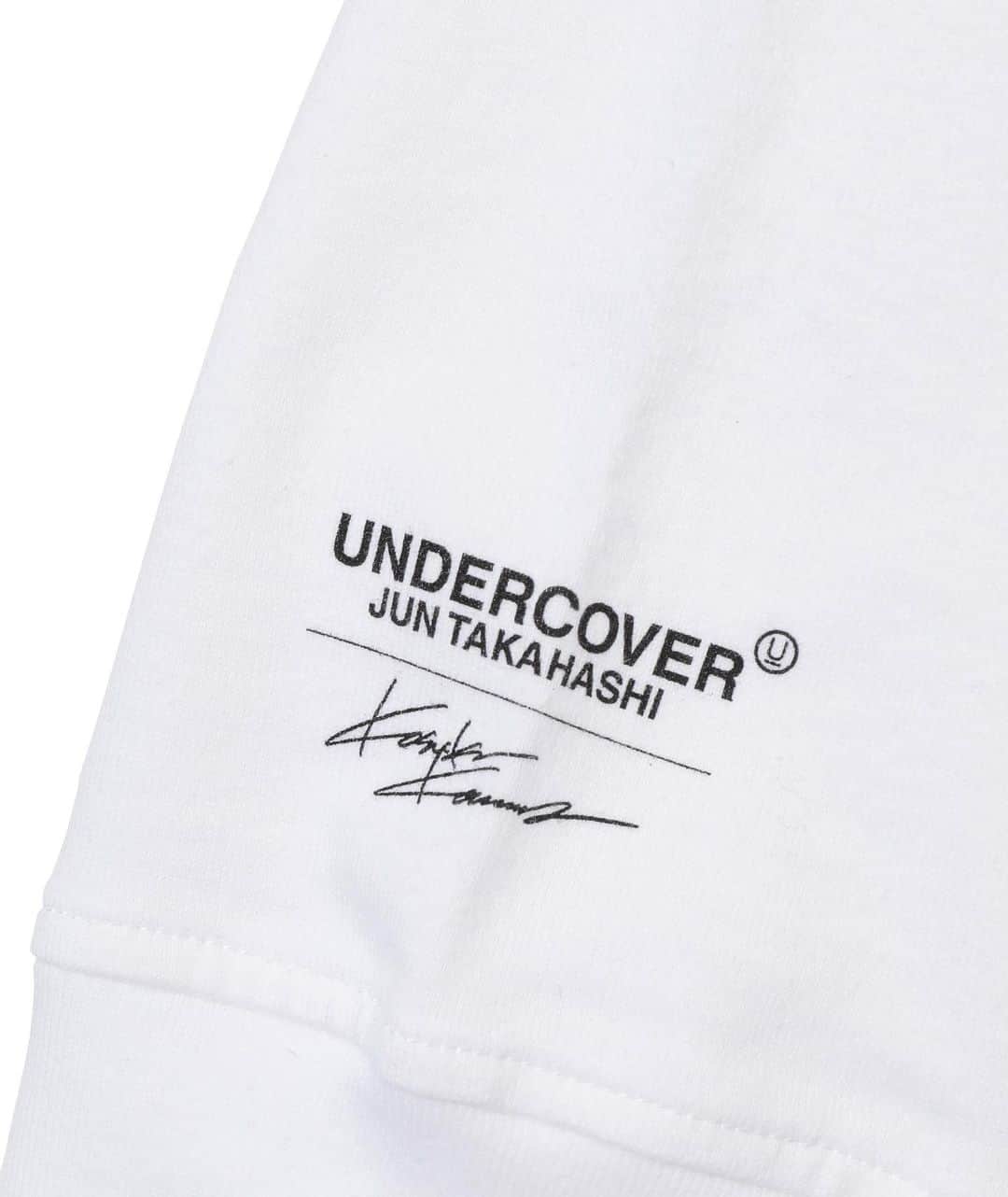 アンダーカバーのインスタグラム：「#UNDERCOVERは、ONE OFFスペシャルアイテム6点を含んだ、コラージュアーティスト/アートディレクターの河村康輔とのコラボレーションアイテムを9月23日(土)よりアンダーカバー青山、仙台、金沢、名古屋、京都、心斎橋PARCO、オフィシャルオンラインストアにて販売いたします。 *ONE OFFスペシャルアイテムは青山店でのみ抽選販売となります。  抽選応募期間は9月23日(土)〜10月1日(日)となり、青山店の店頭にて応募受付となります。  今回のアイテムは全てグラフィックの部分を河村康輔の代表的な手法であるシュレッダー・コラージュで表現しております。 ONE OFFスペシャルアイテムは本来紙で行うシュレッダー・コラージュを布で再現するために、独自の技法で作られています。 また、ONE OFFスペシャルアイテムの購入特典として、今回使用したグラフィックを河村康輔が直接コラージュしたA5サイズの作品や直筆のサインがございます。  #UNDERCOVER x collage artist and art director Kosuke Kawamura collaboration items, including six one-off special pieces, will be available on Saturday, September 23rd at UNDERCOVER Aoyama, Sendai, Kanazawa, Nagoya, Kyoto, SHINSAIBASHI PARCO, store.undercoverism.com. *One-off special pieces will only be available through the raffle at UNDERCOVER Aoyama.  This time, the graphic parts of all the items are expressed using a shredder collage, which is Kosuke Kawamura's signature method. ONE OFF special items are made using a unique technique to recreate shredder collage, originally done on paper, using cloth. Additionally, as a bonus for purchasing ONE OFF special items, you will receive an A5-sized art piece of collage of the graphics used this time by Kosuke Kawamura and a handwritten autograph.  ©︎KOSUKE KAWAMURA  #アンダーカバー #UNDERCOVER  #河村康輔 #Kosukekawamura」