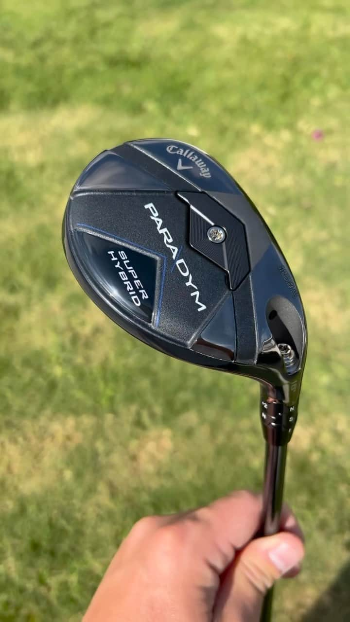 キャロウェイゴルフ（Callaway Golf）のインスタグラム：「APEX PROシリーズのアイアンと同じく、PARADYM SUPER HYBRIDも明日発売となります！   PARADYM SUPER HYBRIDは、ロングウッドのような飛距離と、ショートウッドのような高弾道を兼ね備えたまさに「SUPER HYBRID」。   テクノロジーを駆使して、もっとゴルフを楽にしませんか？ . . . #キャロウェイ #PARADYM #SuperHybrid #数量限定 #明日発売」