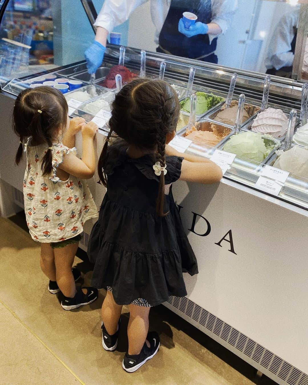 野崎玲欧奈のインスタグラム：「だーい好きなお友だちと👧🏻🍨👧🏻」