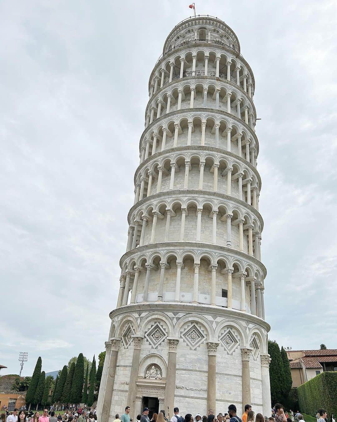 若松来海さんのインスタグラム写真 - (若松来海Instagram)「Pisa 🗼 ちゃんと傾いてた〜☺️🙌🏻 ⁡ ⁡ ⁡  #pisa  #ピサの斜塔  #大聖堂 #世界遺産  #zara  #ナイキ #nike  #nikeairmax  #ワンピースコーデ  #italy #japanese  #イタリア旅行  #ロイヤルカリビアン  #royalcaribbean #クルーズ #cruise #地中海 #meditteranean #チャールズアンドキース  #charlsandkeith #海外旅行」9月21日 17時10分 - mllklog