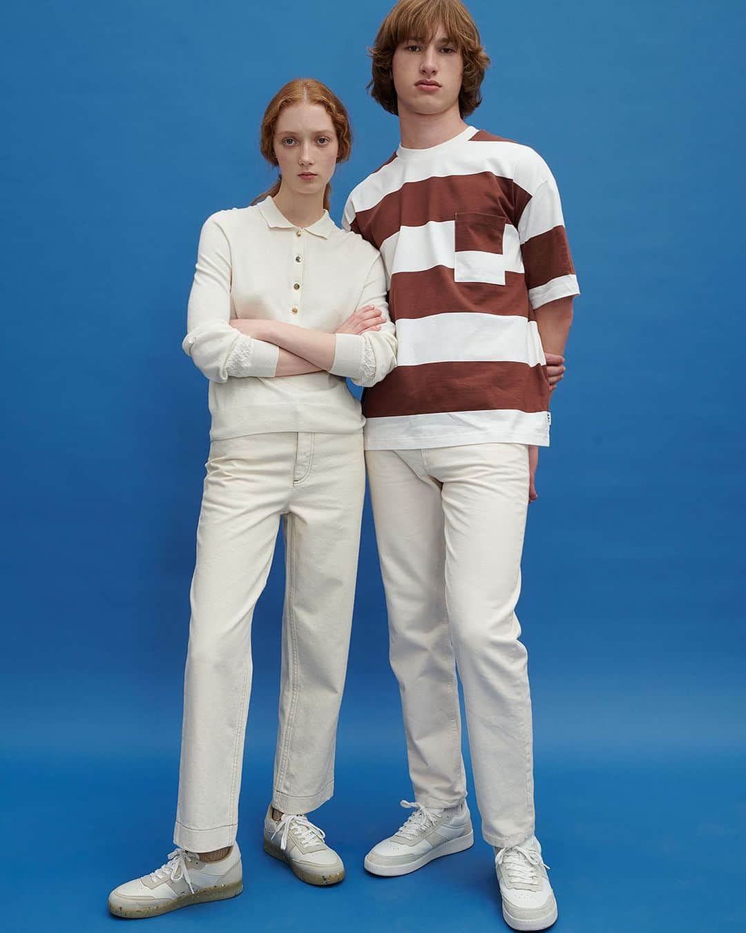 アーペーセーのインスタグラム：「Monochrome silhouettes and whisky stripes.   The Anthony T-shirt and Martin jeans in recycled ecru denim are available at apcstore.com and in stores.  #APCParis」