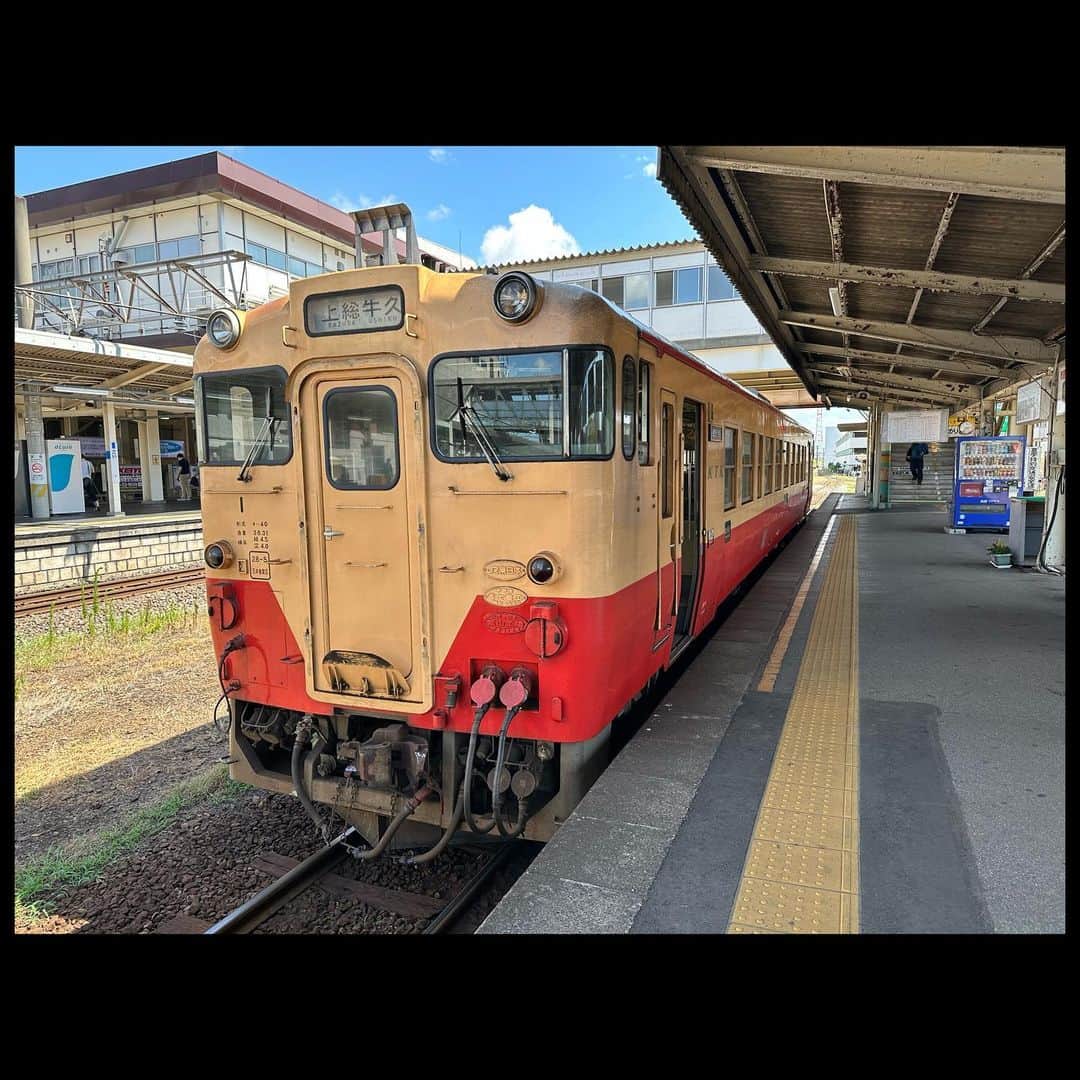 伊藤壮吾のインスタグラム：「鉄道ダイヤ情報11月号は本日発売！ 小湊鐵道に乗車しました。 再び、レールがつながることを願って。 チェックよろしくお願いします！」