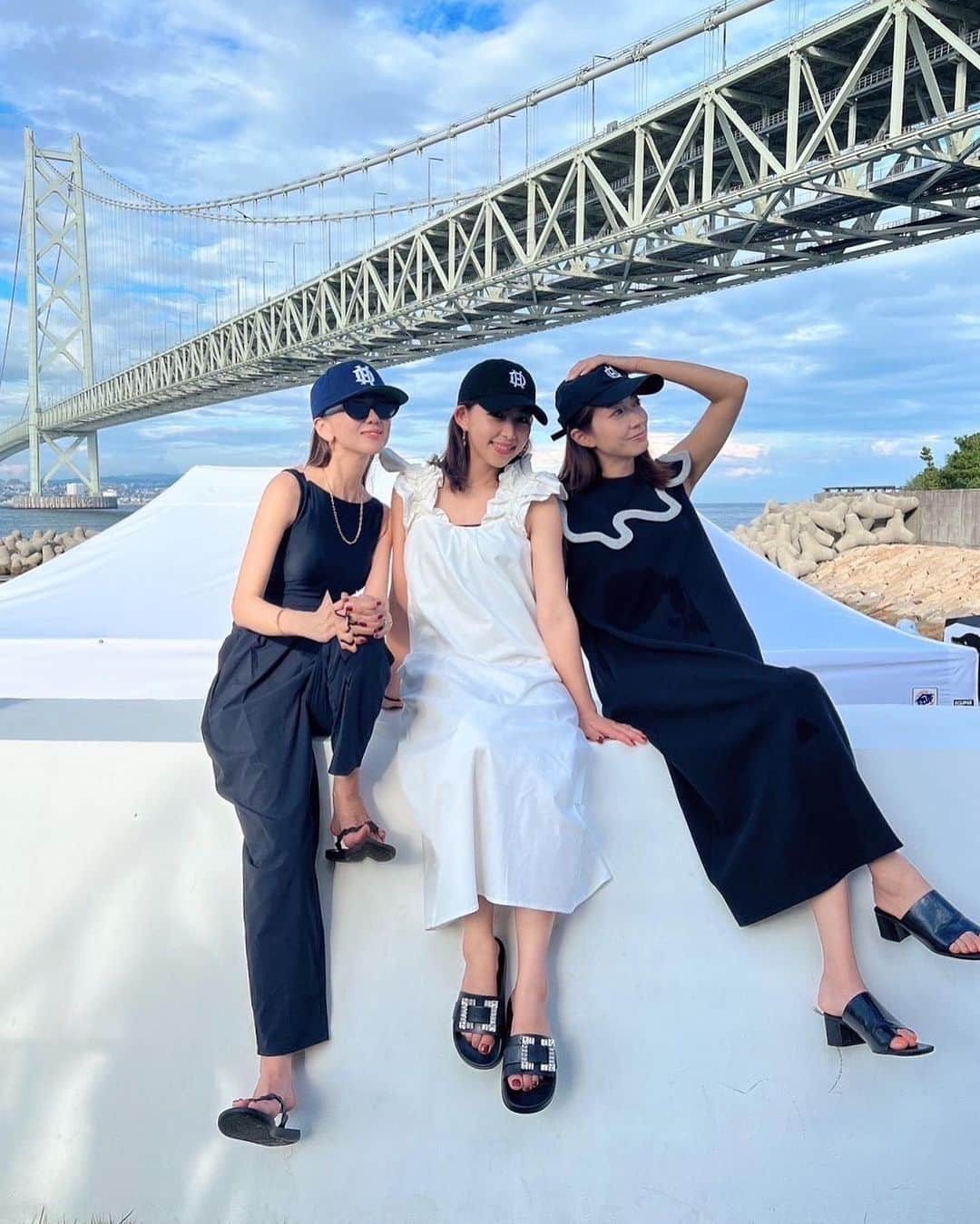 堀江直美さんのインスタグラム写真 - (堀江直美Instagram)「淡路島でBBQ！  子供も大人もラストの夏を大満喫🌴  @okuda_junko ちゃん夫婦がジェットに乗せてくれて子供達は大喜び！👨🏽もウェイク楽しんでました！  #淡路島#awajishima#家族時間#familytime#hiand#hermes#ハイアンド#エルメス」9月21日 17時40分 - naomiiiiiiiiiiii