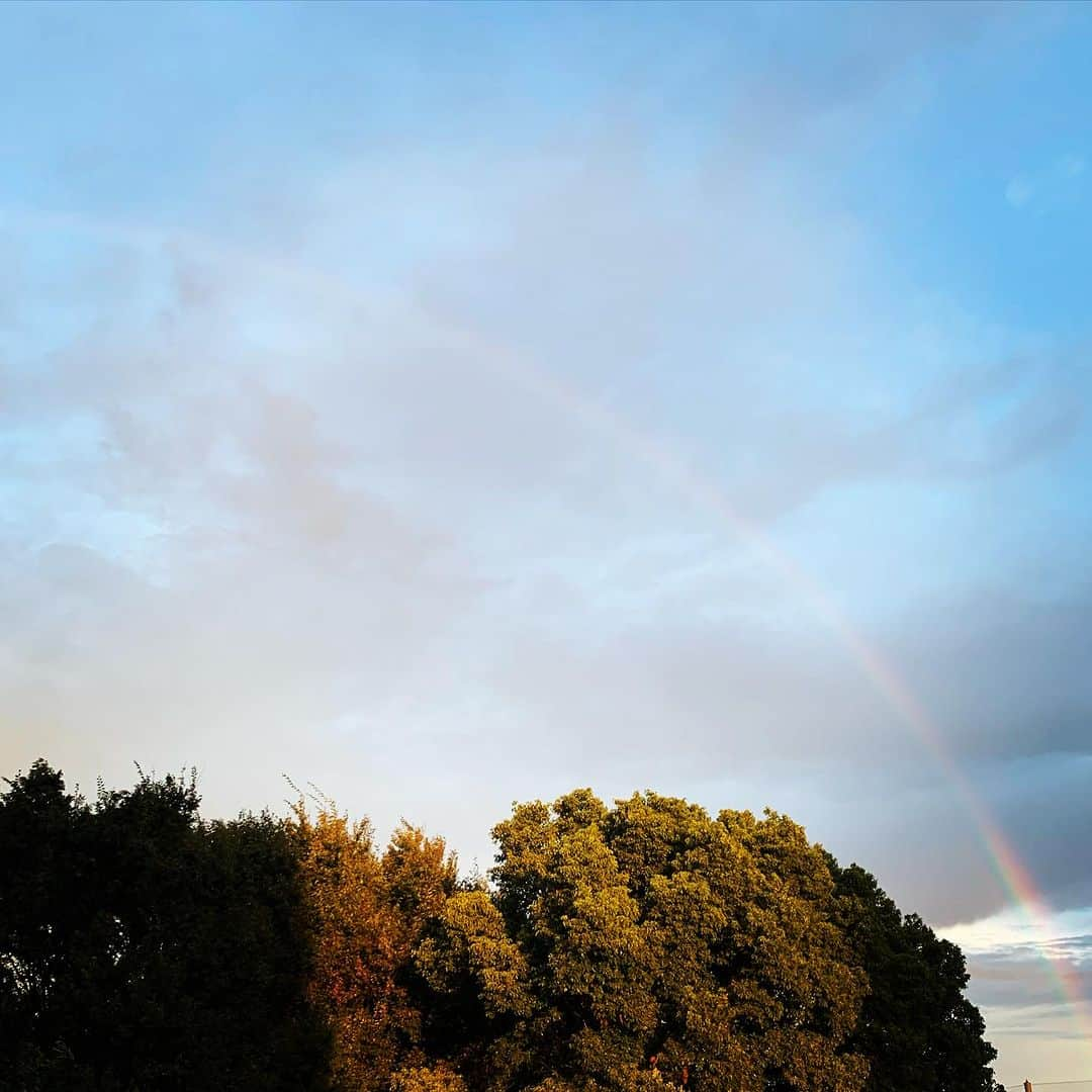 鈴木桃子さんのインスタグラム写真 - (鈴木桃子Instagram)「#rainbow #虹 嬉しいな☺️ みんなにもイイことがありますように！😊🌈」9月21日 17時35分 - momokosuzuki