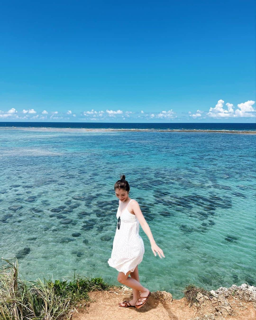 浪花ほのかさんのインスタグラム写真 - (浪花ほのかInstagram)「最近、ふとした時に気にしてなかったつもりの行動や発言が寝る前とかにフラッシュバックして頭に流れる事が多くてちょっと沈んでた日が多々ありました🤣！ (特に何も悩み事はないけど。。)  ちょっとした一言や行動でも、少し傷ついてしまったみたいで、 こんなにちょっとした事でタフな私でも傷つくんやと思った時に こーゆことは人には絶対にしないでおこうと、人を見て勉強出来ることが最近は多いです🙊  それにしても、 私の中で、ん〜人生で1番ってゆったら大袈裟ですけど、、、笑 すごく素晴らしい一時がありました🔆 何かに夢中になって、何かのために必死になる！毎日が楽しい！☺️ 人生って山があったり谷があったり、難しい事が沢山ですけど、難しい事があるから楽しい事や幸せな事が素晴らしい物に感じるようになってるんやなと思います🙄🙄！笑  こんなに長々とお話するのは 苦手ですが、、 日々勉強中とゆう事で✨笑」9月21日 17時40分 - hnoa_z