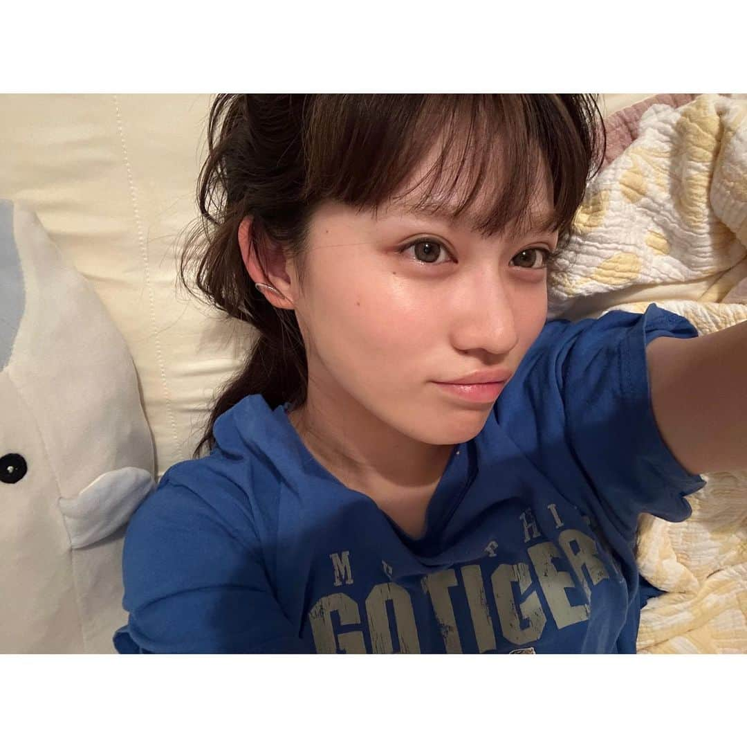 佐々木莉佳子さんのインスタグラム写真 - (佐々木莉佳子Instagram)「☔️ あれ、今日天気悪いね~ 相棒とゴロゴロしようと思います🐬  （流石にｵﾌ投稿すぎたかな）  #ｻｲｺｳ⤴︎」9月21日 17時42分 - rikako_sasaki.official