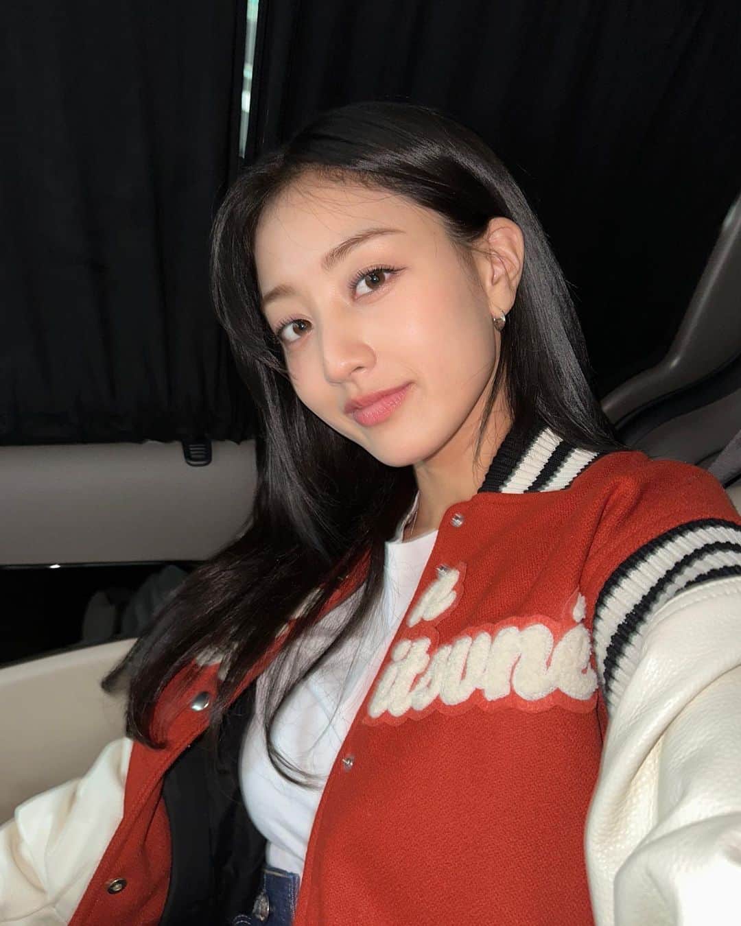 のインスタグラム：「🦊   #광고 #메종키츠네 #maisonkitsune」