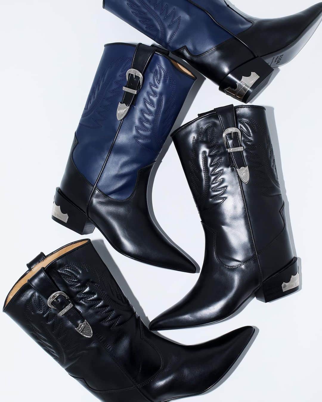 のインスタグラム：「AW23 TOGA PULLA SHOE and TOGA VIRILIS SHOE new collection available at TOGA STORES and TOGA ONLINE STORE.  @togaarchives_online  http://store.toga.jp/  #toga #togaarchives #togapulla」