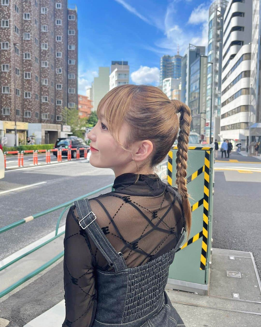 ねおのインスタグラム：「☁️☁️  この日のヘアアレンジお気に入り🫶🏻  ロケも楽しかったなぁ☺︎ またお知らせします！！！」