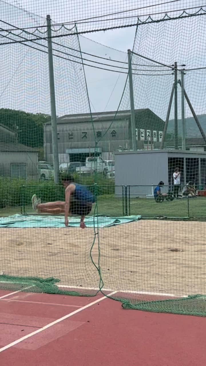 山本凌雅のインスタグラム：「Good training🏋️‍♂️🏃‍♂️💨  #triplejump #trackandfirld #training #run #jump #陸上競技 #三段跳 #筋トレ」