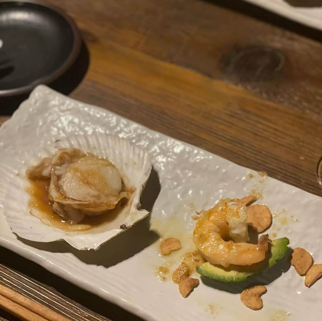 沢瀉美緒さんのインスタグラム写真 - (沢瀉美緒Instagram)「※ Okonomiyaki night ✨ @okonomiyaki875  . 前職の仲間と😌 . あんなファッションブランド立ち上げたり あんなツアーグッズ作ったり 強烈な思い出がシェアできる皆様と 強烈な現場でアプルーバルを共にした方の  @okonomiyaki875 で🤭 . 実際数ヶ月しか一緒じゃなかったりもですが 一体感が醸せる大切な仲間✨ . 美味しいご飯を食べながら 思い出話と、情報交換の時間。 . 刺激をいっぱい受けて、また頑張りましょう😌 . 肝心のお好み焼き撮り忘れた🥹 . . #京風お好み焼き鉄板焼き875 #お好み焼き #okonomiyaki」9月21日 18時17分 - mio_omodaka