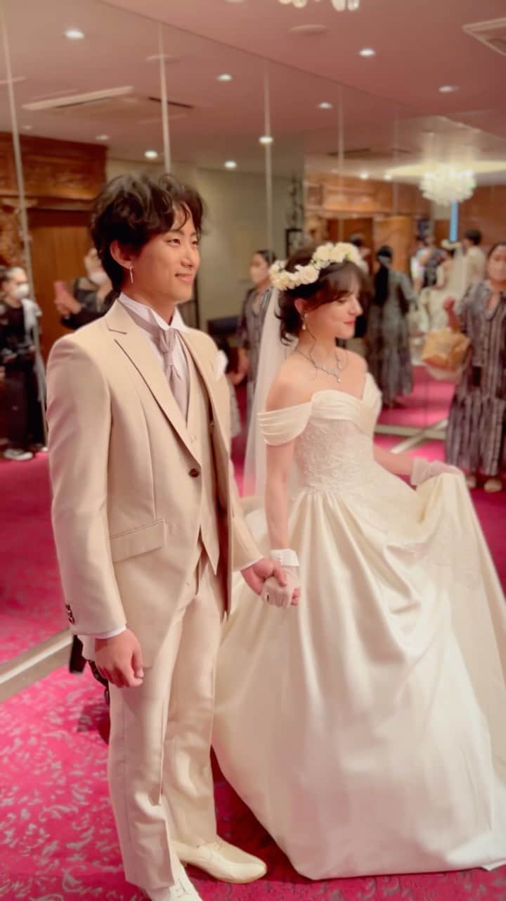ヤマカイのインスタグラム：「僕たちをフォローしてね😳 @yamakai_official  @nerea.barrondo  . . 撮影 @hank.hsueh  . . #結婚 #結婚式 #カップル #夫婦 #ヤマカイ #ネレアさん #ネレアさんかわいい」