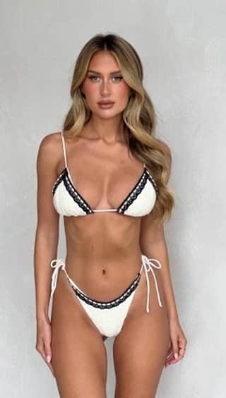 tiger Mistのインスタグラム：「A vacation staple; shop the Shiloh Bikini. 🐚 Tap to shop!」