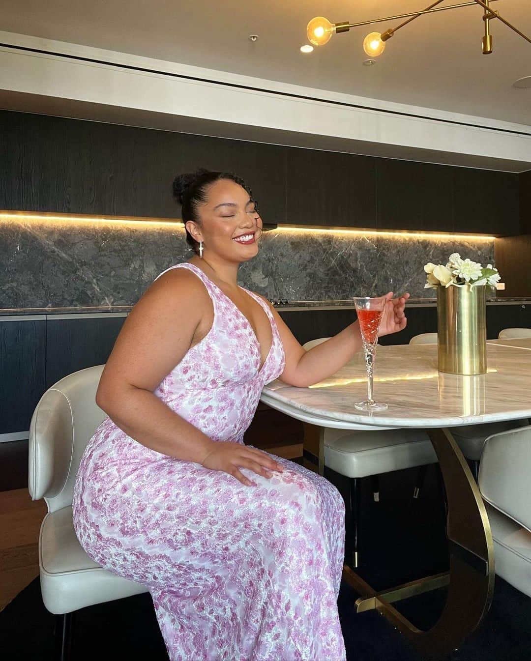 Beginning Boutiqueのインスタグラム：「Pretty in pink 💗 @maianakerr wears the most-loved Farida Pink Lace Maxi Dress from our Birthday Behaviour: Part One collection! 💐」