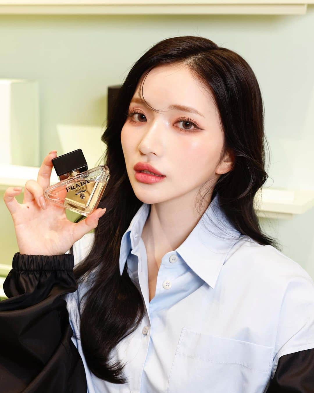 南りほさんのインスタグラム写真 - (南りほInstagram)「@prada 🖤  新宿伊勢丹でpopup開催してるよ💫 pradaのnew fragrance とっても良い香りでさっそく愛用中💎  #prada #pradafragrance」9月21日 18時41分 - minami.riho