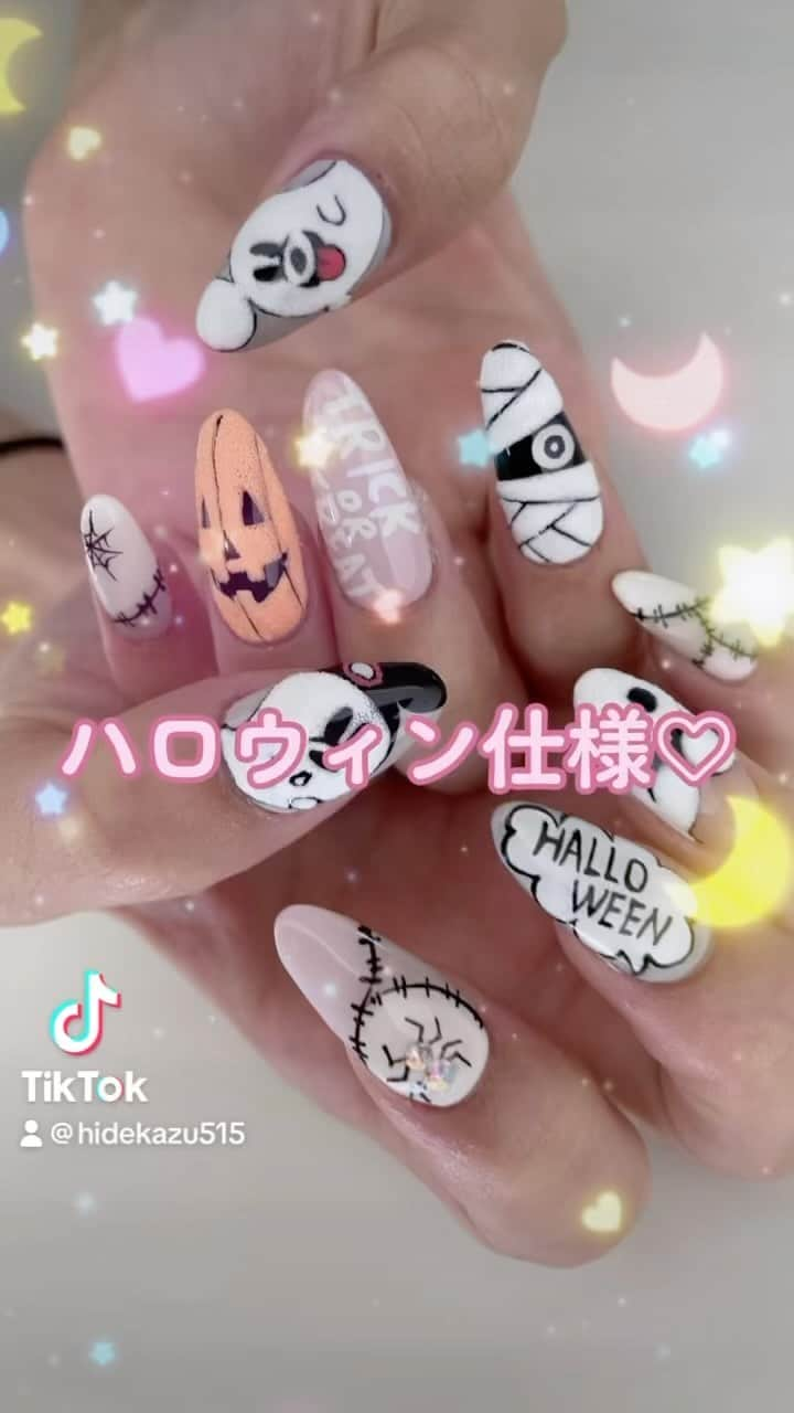 _hidekazu_のインスタグラム：「◇ハロウィンボア 渋谷には来ないでくださいらしいです😊 ・ ・ @raygel.nail_official  @d.nail_offical  ・ ・ ・ ・ ネイル、レッスンのご予約お問い合わせはこちらから⬇️ プライベートサロンCoolCute 中目黒駅徒歩２分  ご予約はLINEより LINE 🆔→「@ghu9662h」  もしくはプロフィールの「メール」よりお問い合わせください。  ・ ・ ・ #大人可愛い#かっこかわいい#coolcute#ネイルサロン#hidekazu#ネイル#ネイルアート#ネイルデザイン#ジェルネイル#ジェルアート#ハロウィン#ハロウィンネイル#ボアネイル#ボアパウダー#ハッピーハロウィン #ディズニーネイル#ハロウィン仕様#nail#nails#nailart#nailartist#gelnail#naildesign#trickortreat#halloween#halloweennail#halloweennails」