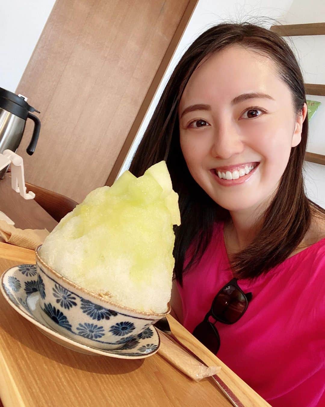 沢井美優のインスタグラム：「めろ〜ん💚  YouTube動画更新したので 良かったらご覧くださいませ🍈🍧  ストーリーズにリンクあります🔗  #沢井はかき氷です #🍧  #かき氷 #かき氷大好き  #かき氷は人を幸せにする #🧡　 　 #笑顔溢れる毎日を  #明日もきっと素敵な一日 #🍀」