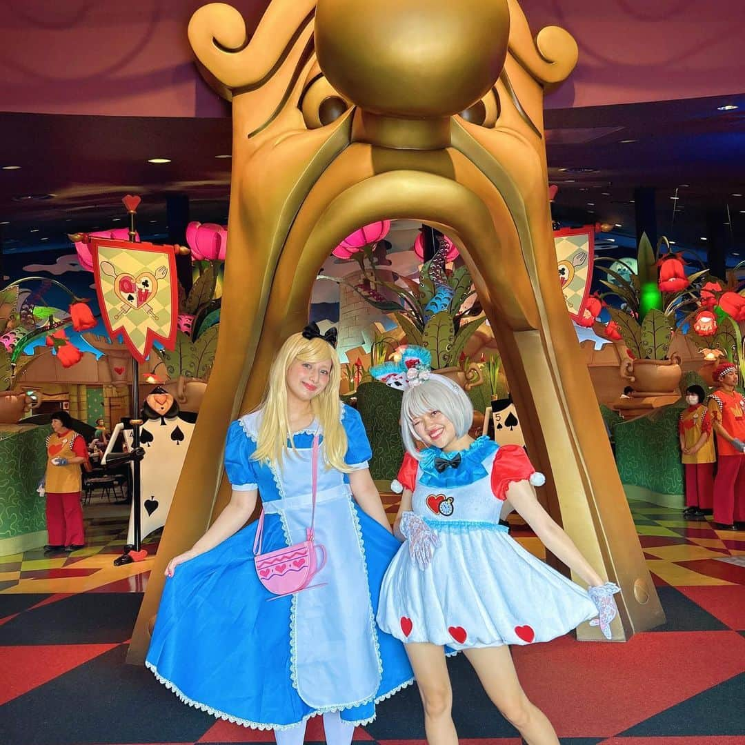 あいりDXさんのインスタグラム写真 - (あいりDXInstagram)「あぃしなディズニー🐭🏰🎀 不思議の国のアリスと白うさぎになったよ💕 人生初のdハロ仮装しなこと出来て楽しかった🥰 声かけてくれたみんな、ありがとうございました👻 あぃしなハロウィンどうですか？🫶🫶🫶  #dハロ　#dハロ仮装」9月21日 18時35分 - airidxdxdxdayo