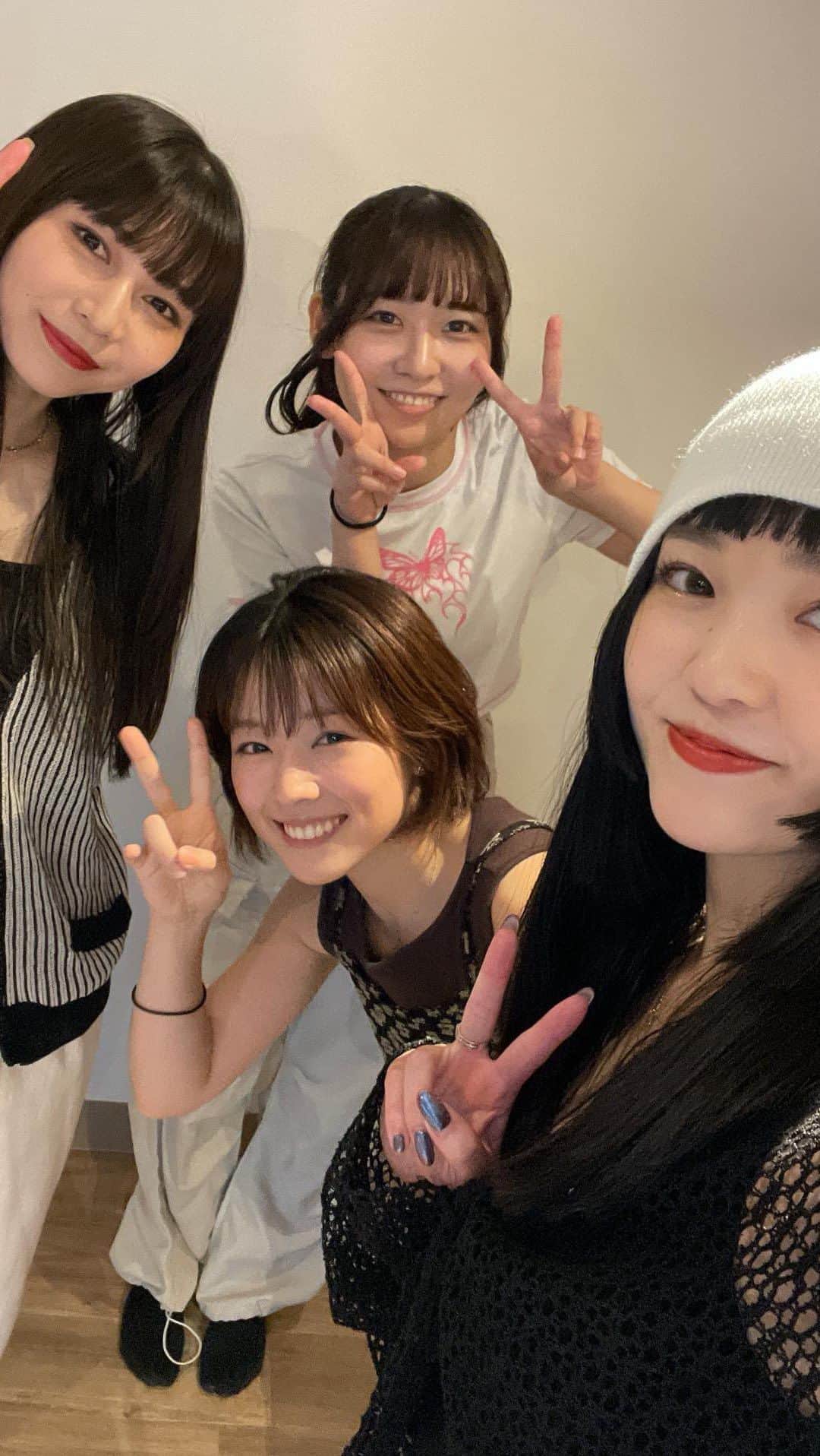 傳彩夏のインスタグラム：「久しぶりのダンス~！ やっぱりまりなさんのコレオが大好きだ~とっても楽しかった~❤️‍🔥 サビが気持ち良すぎた🤭　　　 誘って頂きありがとうございました🫶🏻🫶🏻🫶🏻 @marina__tanaka  @mei_tokyogirlsstyle  @tomito.mito」