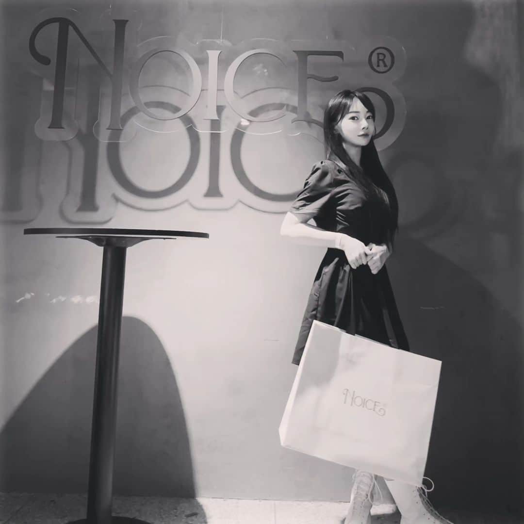 エリナさんのインスタグラム写真 - (エリナInstagram)「Noice Pop-up Store 🫶🫶」9月21日 18時48分 - erina_hrn