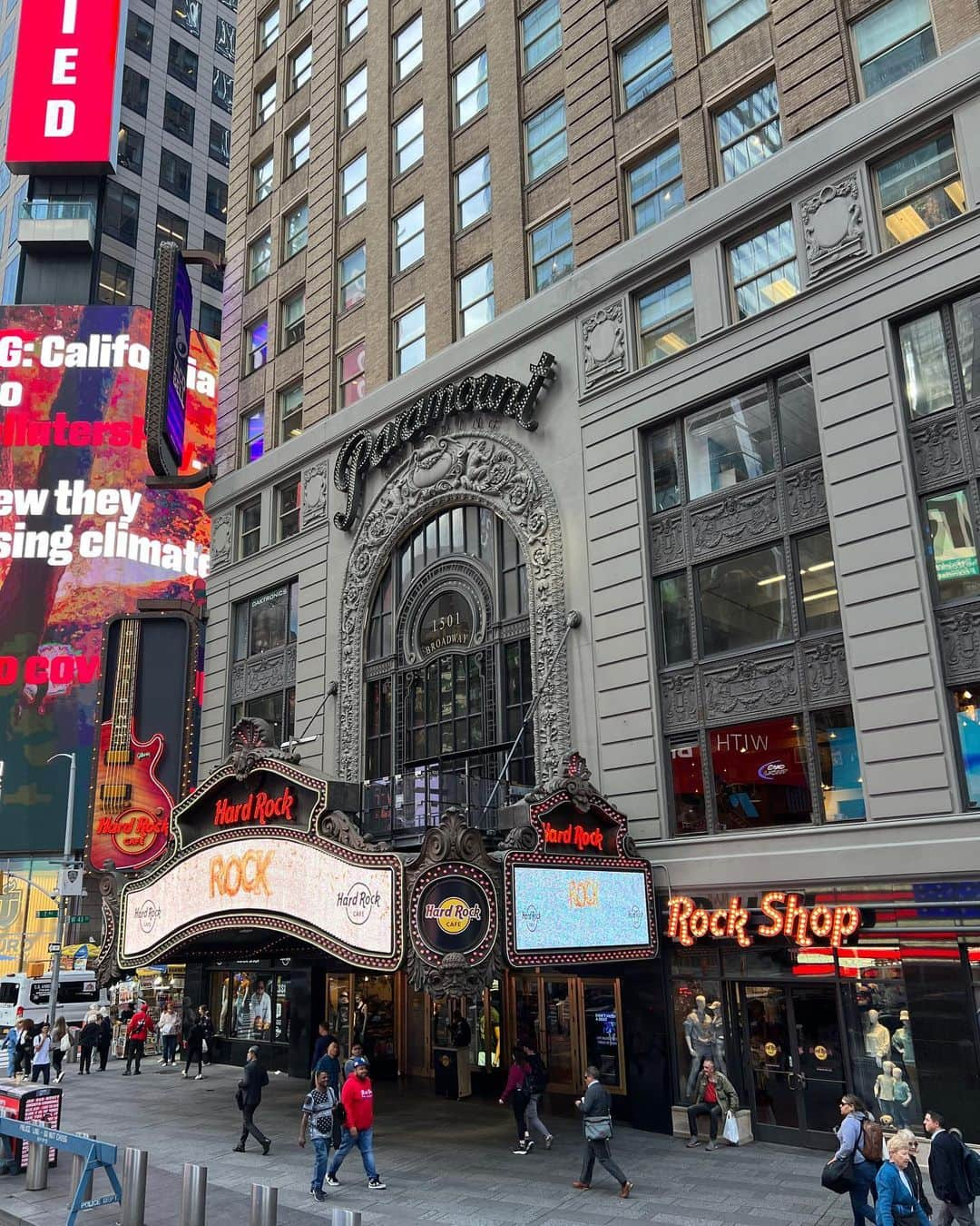 ワン・ビンナさんのインスタグラム写真 - (ワン・ビンナInstagram)「와 나 여기 뉴욕이다 사진들😜 #newyork  #nyc  #timessquare」9月21日 19時00分 - bitnawang