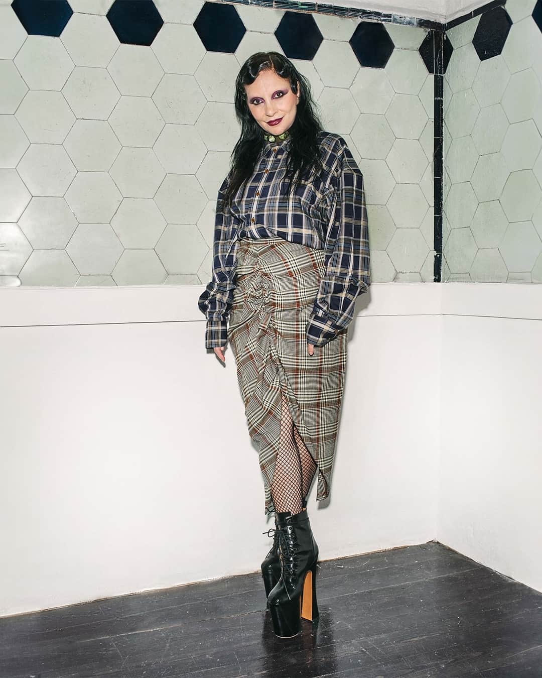 のインスタグラム：「"[Westwood] has been a continual companion through my style-obsessive life, so every day is an adventure, isn’t it, when you’ve got a bit of Westwood on? You’re always causing a stir in whatever you wear from Westwood." - @hrhprincessjulia⁠ ⁠ The latest issue of @10magazine features a special 'Vivienne Westwood: Lover’s Rock' tribute that includes interviews with Cora Corré, Princess Julia, Kai Isiah Jamal, Josh Quinton, Isamaya French and Yu Masui on their love for Vivienne Westwood, with portraits styled with looks from both the Andreas Kronthaler for Vivienne Westwood and Vivienne Westwood Autumn-Winter 2023/24 collections.⁠ ⁠ Photographer @jjtarn⁠ Fashion Editor #sophianeophitou⁠ Hair by @davidebarbieri_⁠ Make-up by @indiaexcell⁠ ⁠ #VWAW2324」
